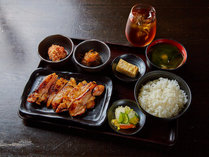 日替わり和朝食（鶏の味噌焼き）一日の始まりはおいしい朝食から。