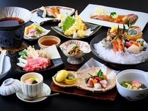 【季節の会席料理コース】四季折々の山海の食材をふんだんに用いた多彩なお料理でおもてなし。