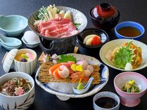 【季節の会席料理コース】鳥取の海の幸・山の幸・里の幸をご堪能いただける山紫苑自慢の会席です。