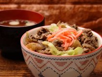 「お仕事終わりのお客様に温かいお食事を」との思いから、鳥取和牛焼肉丼プラン。特製焼肉のタレで味付け。
