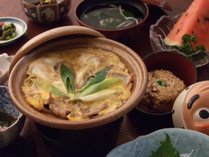 郷土料理の一品。どじょうの柳川鍋です。卵とどじょうの絶妙な味わいです！