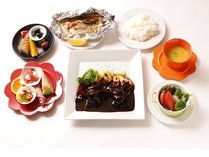 【レストラン夕食】洋食コースのメインは那須敷島黒毛和牛の煮込み