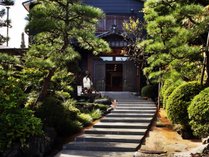 #湯田上の自然に囲まれた静かな温泉宿です。ごゆっくりお過ごしください。