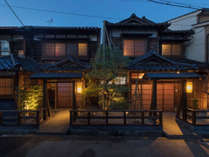 金沢の趣ある町家（町屋）一棟貸しの古民家宿。一軒家のような完全プライベート空間。キッチンで自炊可能。