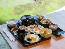 【日本料理　山里】和朝食一例