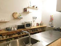 キッチン広いキッチンには調理器具や調味料もご用意してあります。