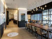 ◆2階ロビーラウンジ｜明るくシックな雰囲気のロビーラウンジ。朝はご朝食会場としてご利用いただきます。