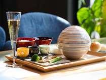 KNOTのオーブな朝ごはん　(イメージ)北海道の食材をつめこんだ、まるい三段お重の和洋食膳です。