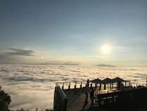 ソラテラス雲海標高1,770ｍ。世界最大級166人乗りのロープウェイに乗って雲の上に。