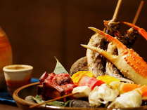 『山海焼大皿盛』海の幸、山の幸を盛り込んだ当宿自慢のお料理が楽しめるのは『まんきつ膳』です