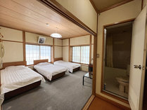 ・シングルベッド3台のお部屋。女子旅やお友達同士の宿泊にオススメ☆彡