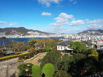 市内観光の名所「グラバー園」から一望した長崎港。ついつい長居してしまうほどの眺めです。