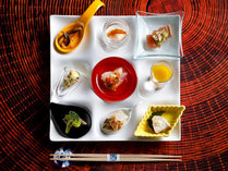 【青函市場・夕食一例】バラエティ豊富な海鮮料理を心ゆくまでご堪能ください。（季節により変更）