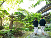 【姉妹館・湯元啄木亭】＜連絡通路を通り利用可＞啄木亭の日本庭園を散策いただけます。※夏季のみ