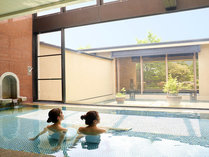 【大浴場】温泉は箱根十七湯のひとつ、「姥子温泉」を源泉としています。