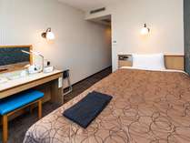 シングルスタンダード　ビジネス利用に最適のお部屋です。落ち着きある内装デザイン、全室WiFi利用可能。