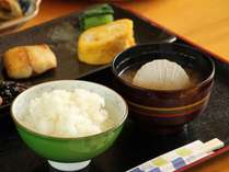 #【朝食一例】女将の手作り和食は地元の野菜を使用。運が良ければ女将の手作り野菜も食べれるかも！？