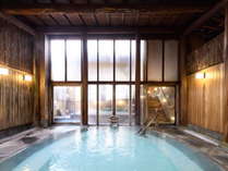 【御汲み上の湯】　奈良屋自慢の温泉。夜中に男女入れ替えもあり趣の違う温泉を楽しめます