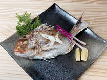 ・【料理一例】シンプルな塩焼きで魚そのものの旨味が感じられます