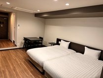 例）ツイン寝室　フルリノベーション！　２８～３０平米広々お部屋＆お風呂　　自宅感覚でお寛ぎいただけます。