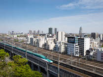 【周辺】高層階の一部客室限定で、線路を眼下に眺めることが出来ます。（一例）