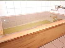 「日本三美人の湯」で有名な龍神温泉の温泉を、香り高い桧風呂でご堪能いただけます。