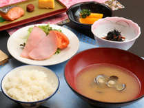 ■【健康朝食】■和食をご用意しております。一日のスタートは温かい朝食から　
