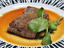 【お肉料理一例】柔らかな肉質と脂の旨みたっぷり仙台牛ステーキ♪