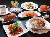 ～スタンダードコース～熊本県産の和牛ステーキなど地元食材をふんだんに使用。
