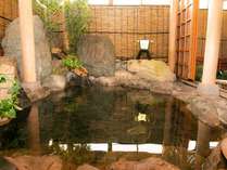 光明石温泉の岩風呂でのんびり♪<BR>静かに休める家庭的な宿です。