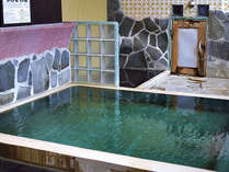杖立温泉は、98度の温水自噴する日本でも有数の温泉地です。