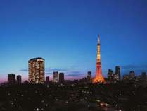 東京タワーと並ぶようにそびえたつ地上33階建て、“ザ・プリンス　パークタワー東京”。