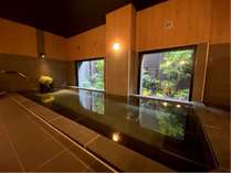 男女別天然温泉大浴場　大町温泉「旅人の湯」※写真は男性用。利用時間15:00～2:00・5:00～10:00