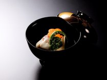 【ご夕食一例】鯛の唐蒸し　山菜添え
