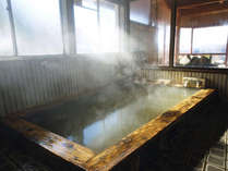 *大浴場天然温泉で体の芯からあたたまります。