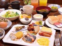 岡山名物も並ぶ“岡山の朝ごはん”。約40種類のメニューが、朝から食べ放題です。