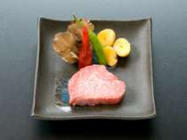 栃木和牛はランクの高い柔らかなお肉(50g)。お好きな焼き加減でお召し上がりください。