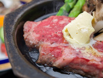 *夕食一例（栃木牛コース）/季節の食材を盛り込んだ会席料理です