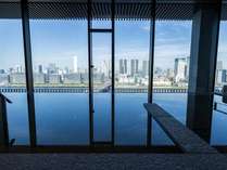 【最上階　眺望大浴場】東京湾に浮かぶからこそ見れる景色
