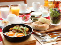 朝食全体＿厳選した食材で頂く朝食！バランスを考えて、一日のエネルギーチャージ！