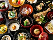 【日本料理　対い鶴】いわての旬を大切に季節の幸を少しずつ盛り込んだ「わんこ膳」。(イメージ)