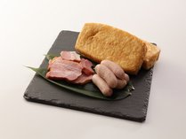 【朝食／イメージ】炙り焼きベーコンは銘柄豚を使用！ホットメニューも充実！