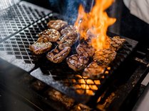 【夕食／イメージ】苗場酒造『醸す森』酒粕と越後味噌に漬け込んだサーロインステーキは贅沢に炭火焼きで。