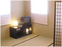 和室８畳　お風呂とトイレ(温水洗浄便座)は独立タイプ。角部屋です。部屋食プランはこの部屋タイプです。