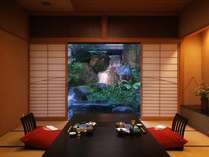 【料亭】料亭やまびこは、和室タイプの個室会食場。日本庭園を眺めながらのお食事をどうぞ。