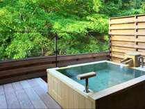 【山側】源泉かけ流し露天＆内風呂付リビング+和室+ツインルーム