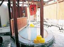 露天風呂「七福の湯」は１８時～２１時を女性専用時間とさせて頂いております