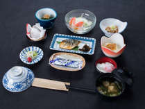 *ご朝食には地元のおいしいコシヒカリを使用した和食膳をご用意いたします。