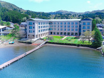 芦ノ湖側　湖を目の前に望むホテル 写真
