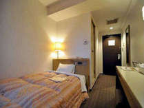 ■客室：シングルーム12.5平米・ベッド幅は130cm幅とゆったりサイズ